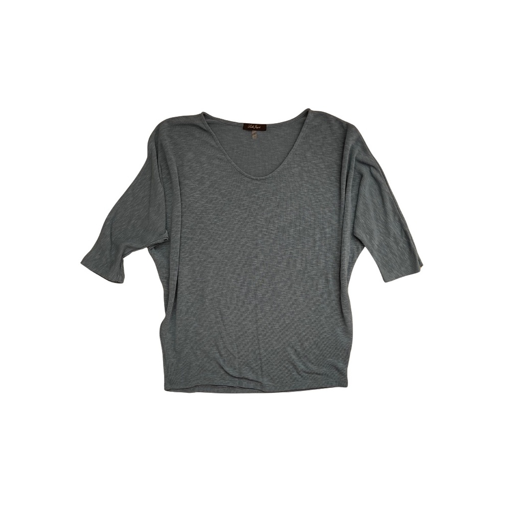 Laila Jayde Dolman Sleeve Top w/ Subtle V-Neckline-Size Large